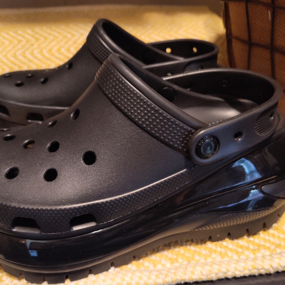 Black Platform Crocs - Picture 1 of 5